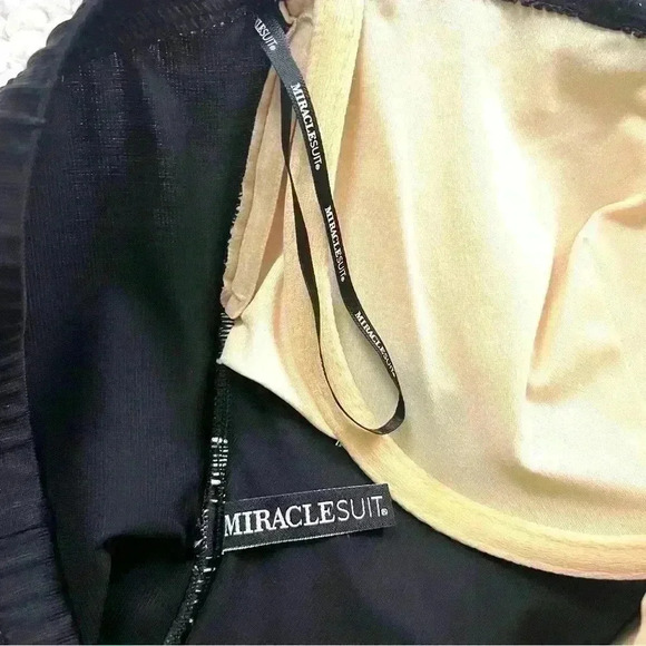 Miraclesuit Black/White Strapless Lucky Strike Layered Muse Bandeau Swimsuit - Picture 11 of 16